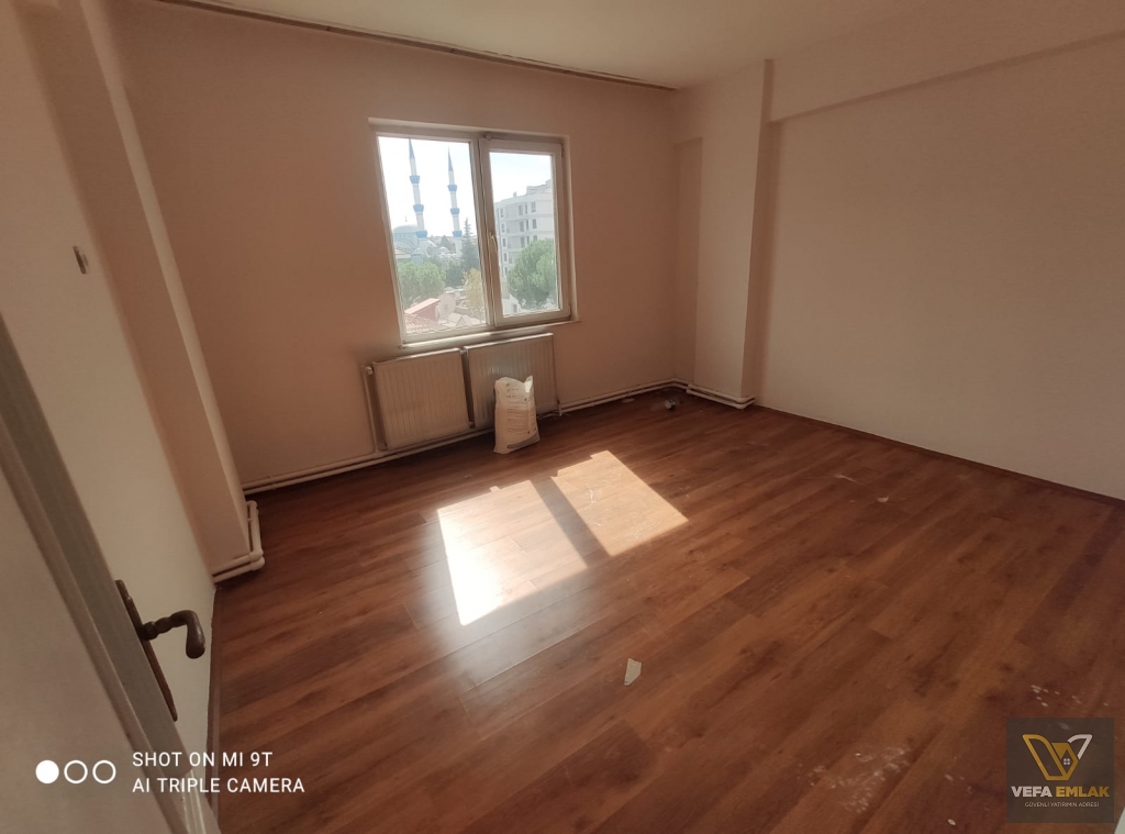 CUMHURİYET MAH. İŞ KUR YAKINI 130 m2 KİRALIK 3+1 DAİRE