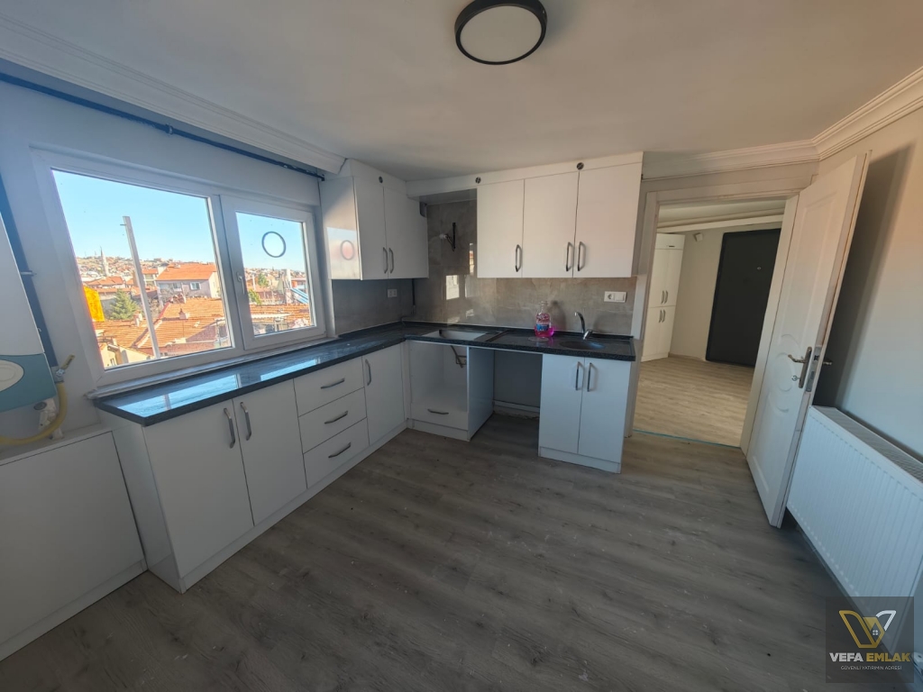 GEDİZYOLU ZÜMRÜT CAMİİ YAKINI SATILIK 2+1 DAİRE