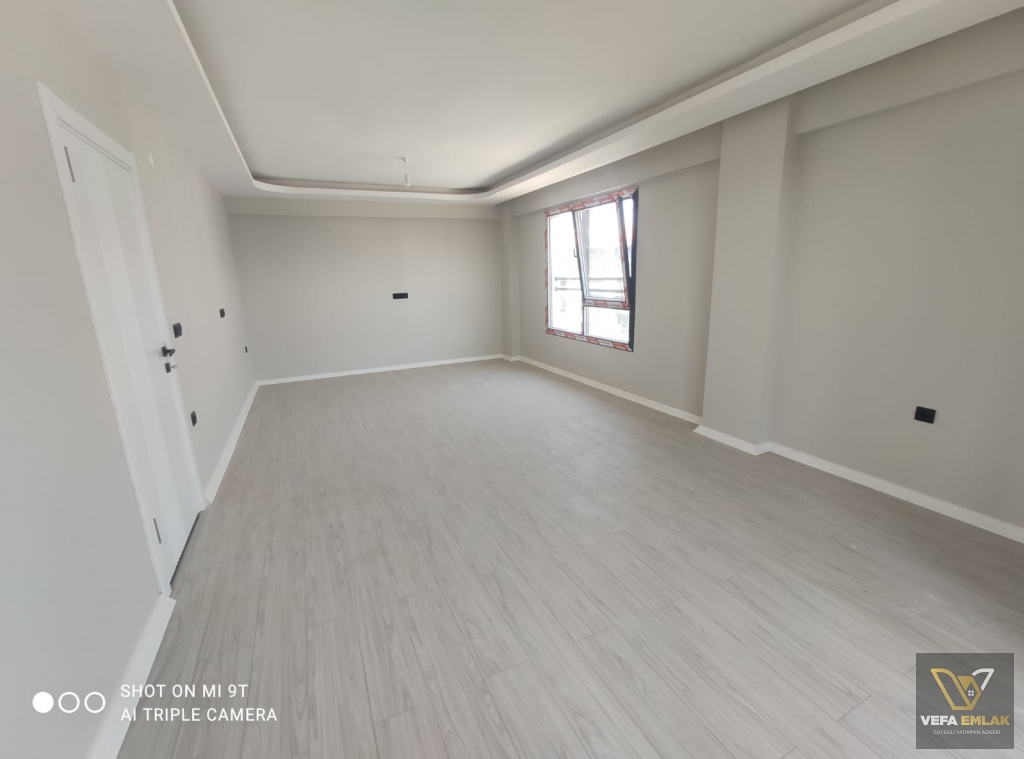 KEMALÖZ MAHALLESİ ORHAN DENGİZ LİSESİ YAKININDA SATILIK 4+1 DAİRE