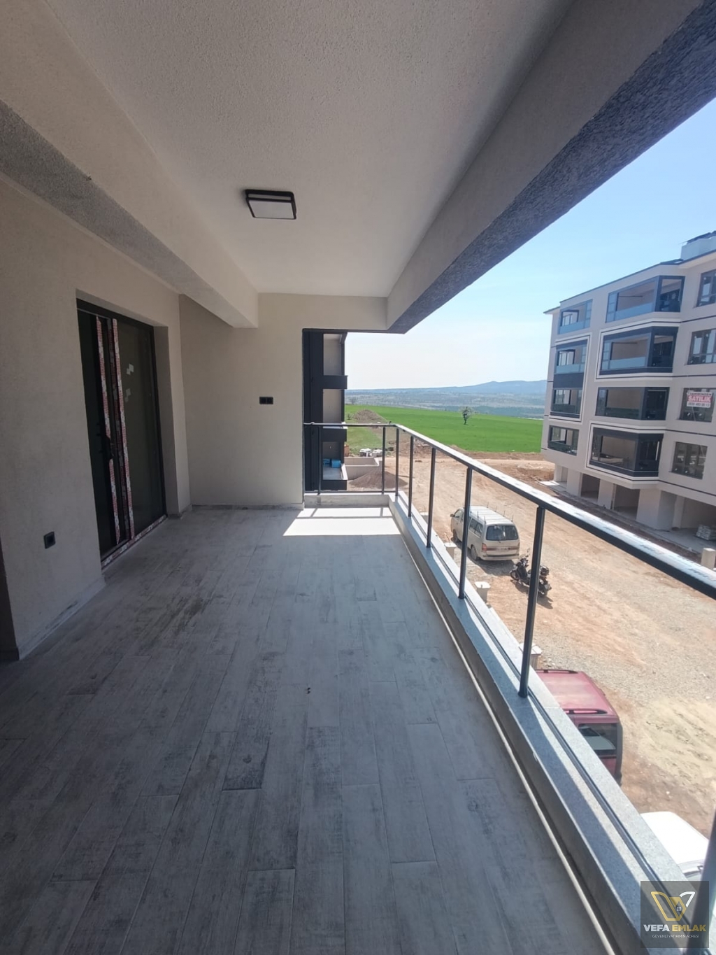 UŞAK KEMALÖZ MAH DİŞ HASTANESİ YAKINI SATILIK 3+1 DAİRE
