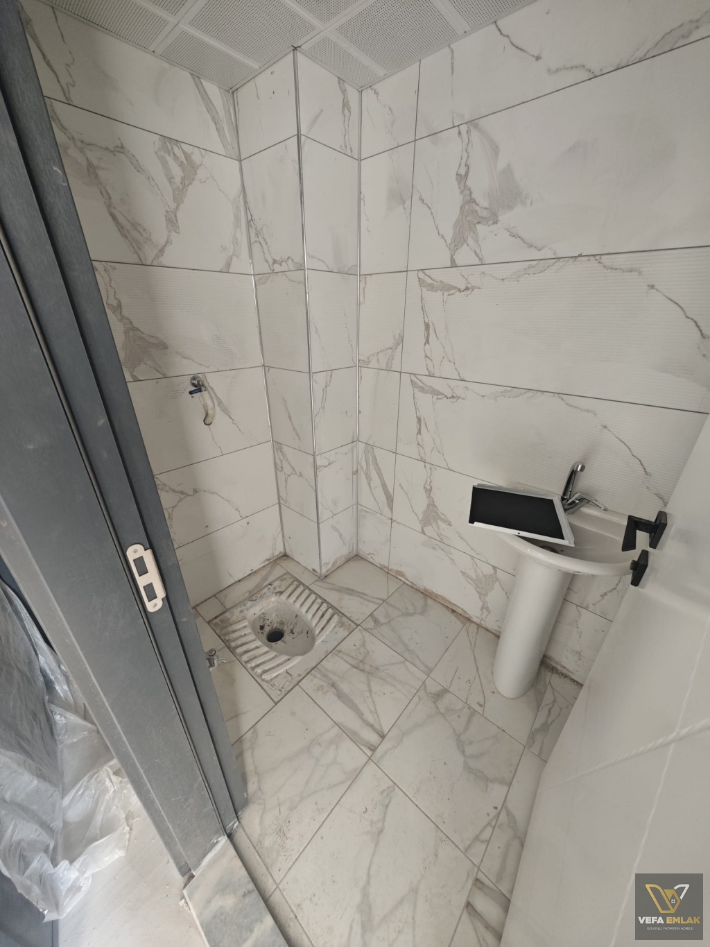 ATATÜRK MAH. BESİM ATALAY OKULU YAKININDA SATILIK 2+1 DAİRE