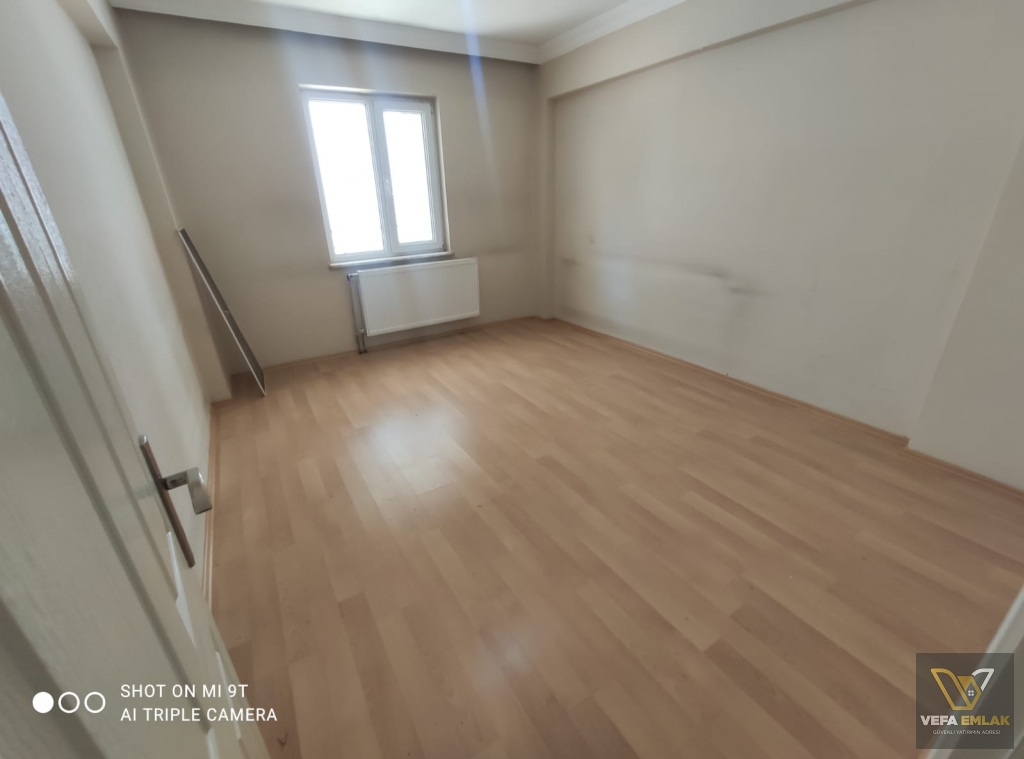 KEMALÖZ MAH.AYŞE ANA SAGLİK MSLK.LİSESİ YAKININDA KİRALIK 3+1 DAİRE