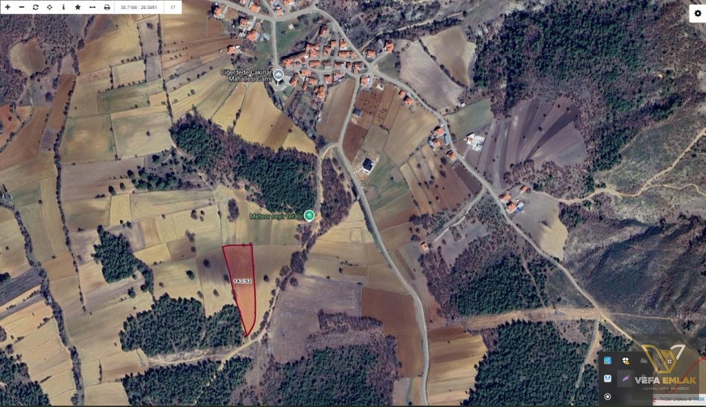 Uşak Ciğer Dede Köyünde 7.576 m² Satılık Tarla – Şehre ( 6 km ) Uzaklıkta