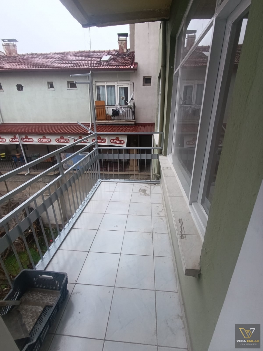 UŞAK ÖZER HAMAMI VE HALK EĞİTİM YANINDA KİRALIM 3+1 DAİRE