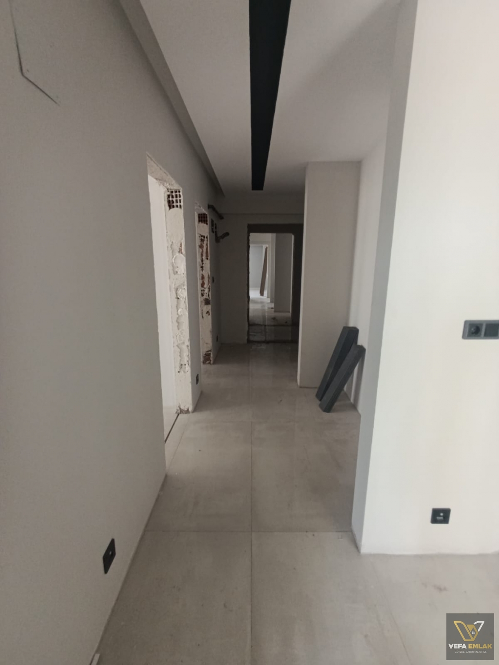 UŞAK KEMALÖZ MAH DİŞ HASTANESİ YAKINI SATILIK 3+1 DAİRE