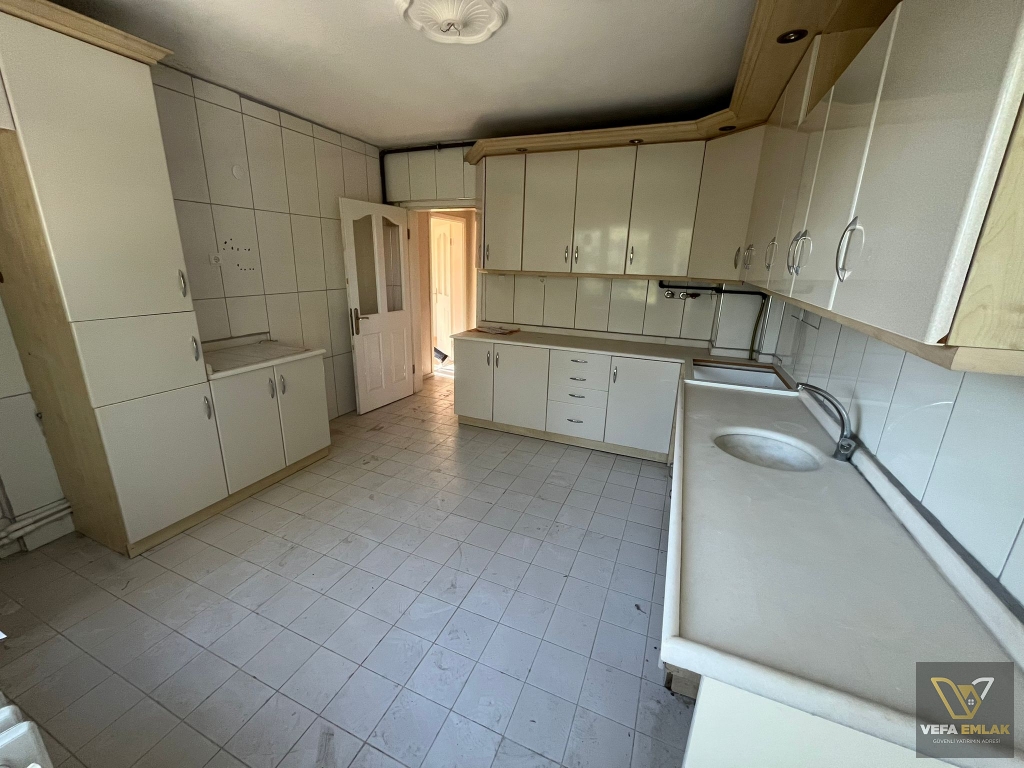 FEVZİ ÇAKMAK MAH.TÜRK TELEKOM BİNASI YAKININDA 165 m2 SATILIK DAİRE