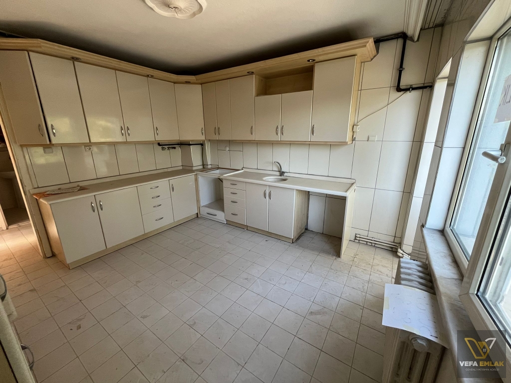 FEVZİ ÇAKMAK MAH.TÜRK TELEKOM BİNASI YAKININDA 165 m2 SATILIK DAİRE