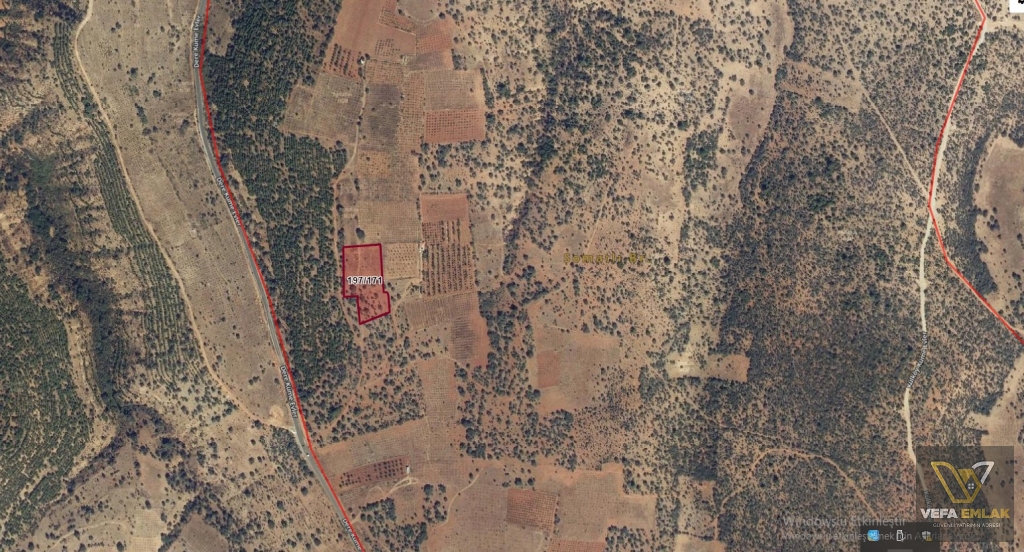 KARAHALLI KÜLKÖY DE SATILIK 5.256 M² SATILIK TARLA