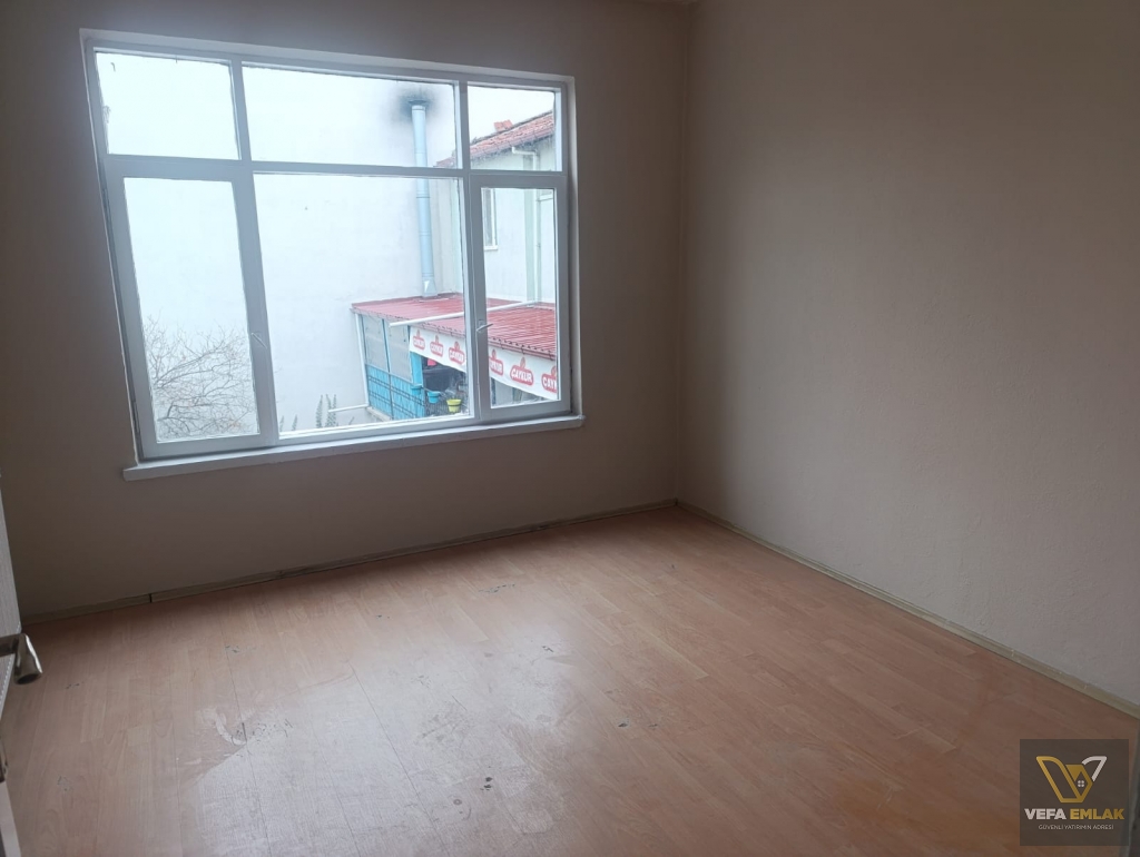 UŞAK ÖZER HAMAMI VE HALK EĞİTİM YANINDA KİRALIM 3+1 DAİRE