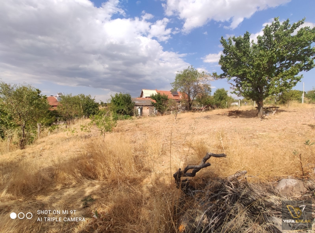 MERKEZ ÇINARCIK KÖYÜNDE 750 m2 SATILIK TARLA