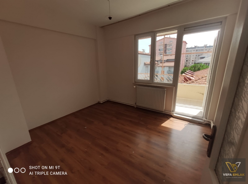 CUMHURİYET MAH. İŞ KUR YAKINI 130 m2 KİRALIK 3+1 DAİRE