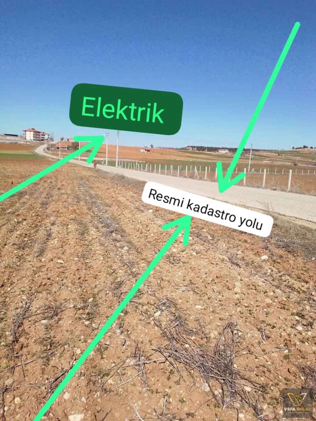 UŞAK SİVASLI YAYALARDA YOLA CEPHE 4.024 n2 SATILIK TALA