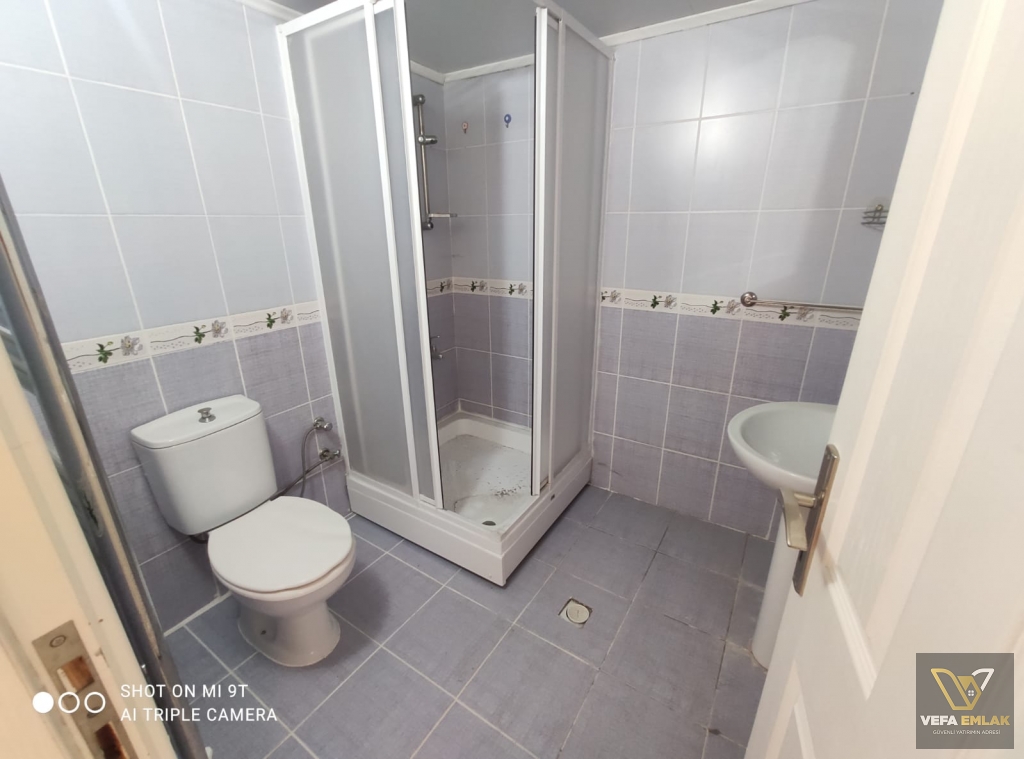 KEMALÖZ MAH.AYŞE ANA SAGLİK MSLK.LİSESİ YAKININDA KİRALIK 3+1 DAİRE