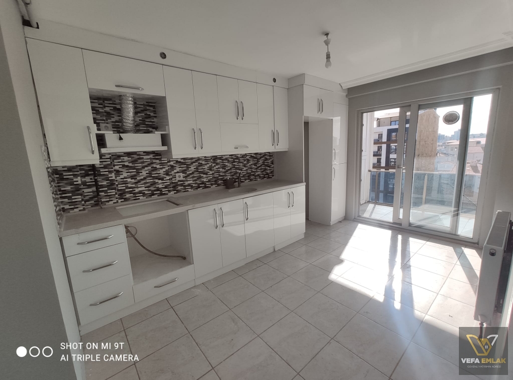 UŞAK MERKEZ KEMALÖZ MAHALLESİ’NDE SATILIK FERAH 3+1 DAİRE