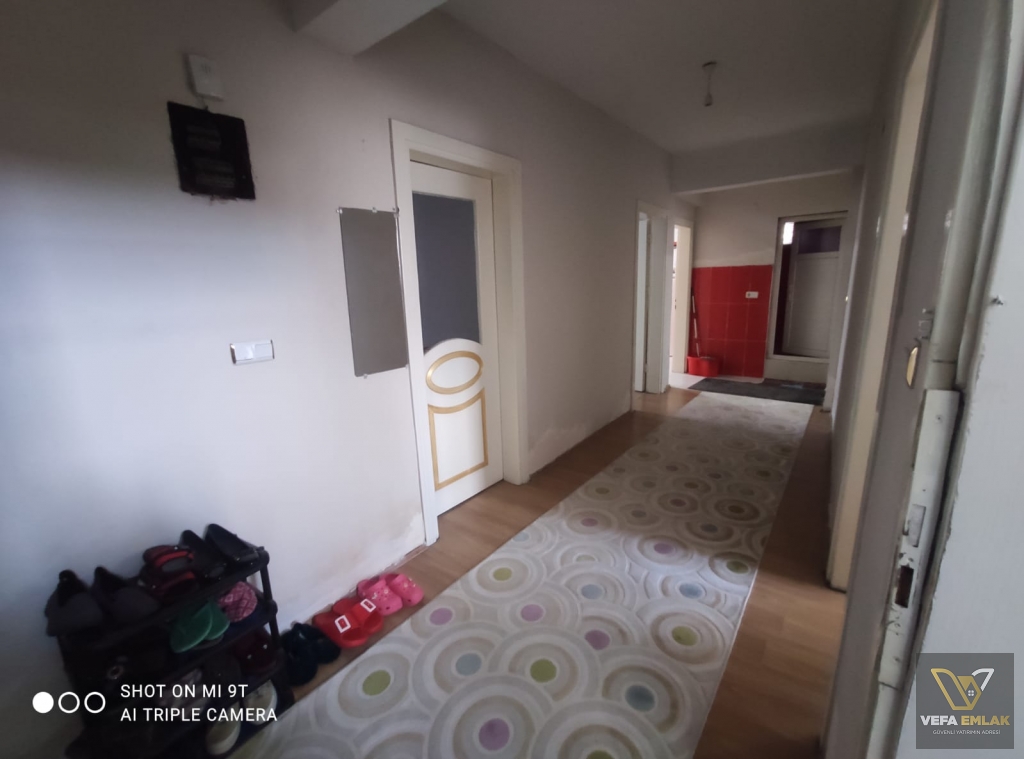 SARAYALTI MAH. SEHER CAMİİ YAKININDA MÜSTAKİL BODRUM KAT    130 m2 SATI