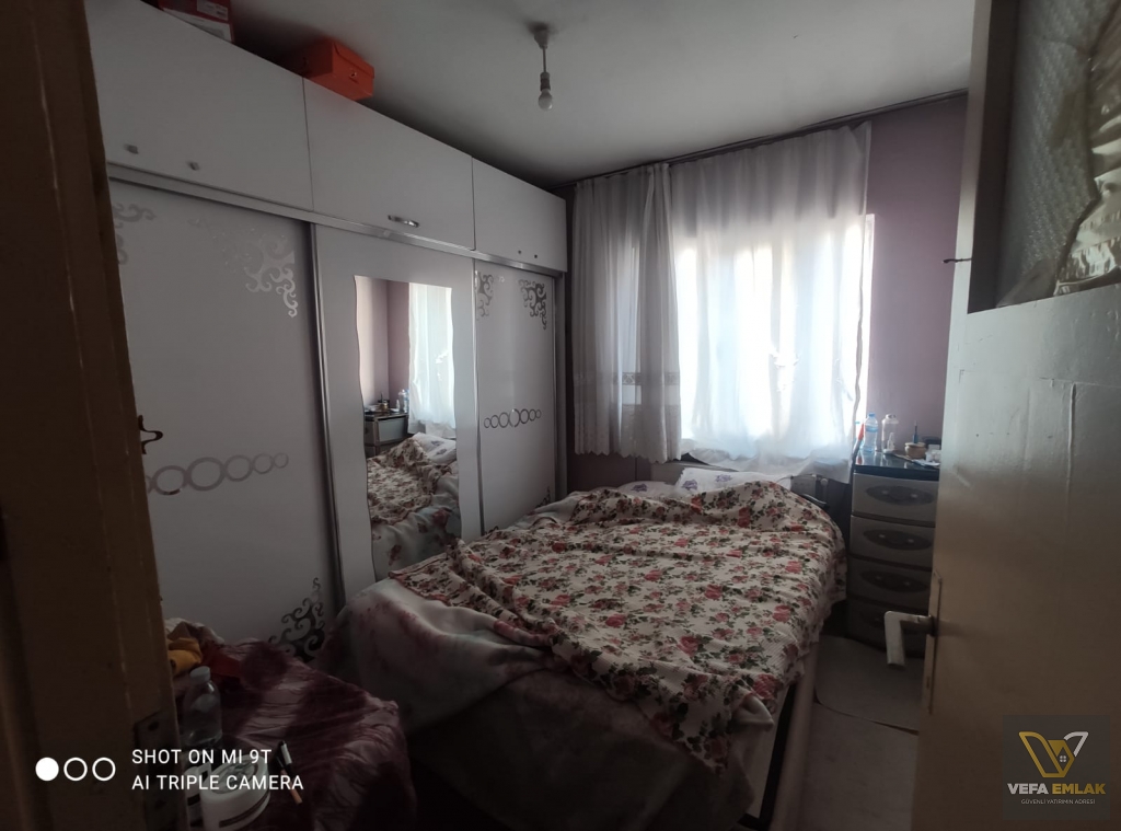 KÜÇÜK ÇARŞI YAKINI 3 KATLI  SATILIK MÜSTAKİL Ev