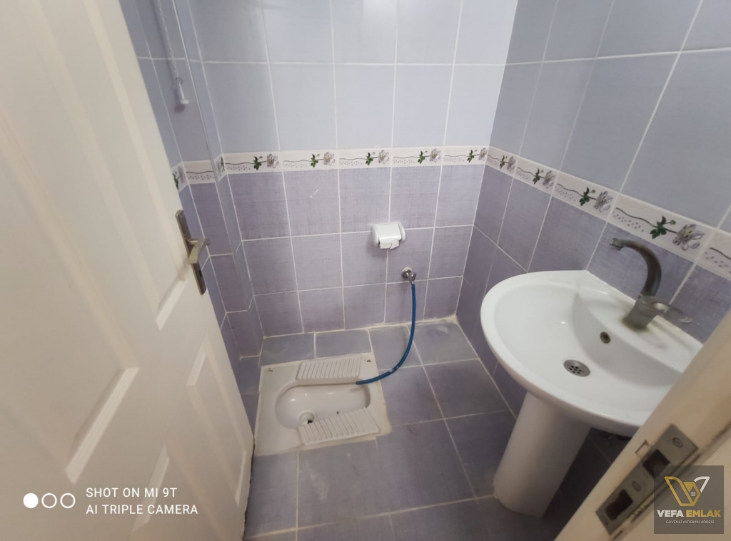 KEMALÖZ MAH.AYŞE ANA SAGLİK MSLK.LİSESİ YAKININDA KİRALIK 3+1 DAİRE