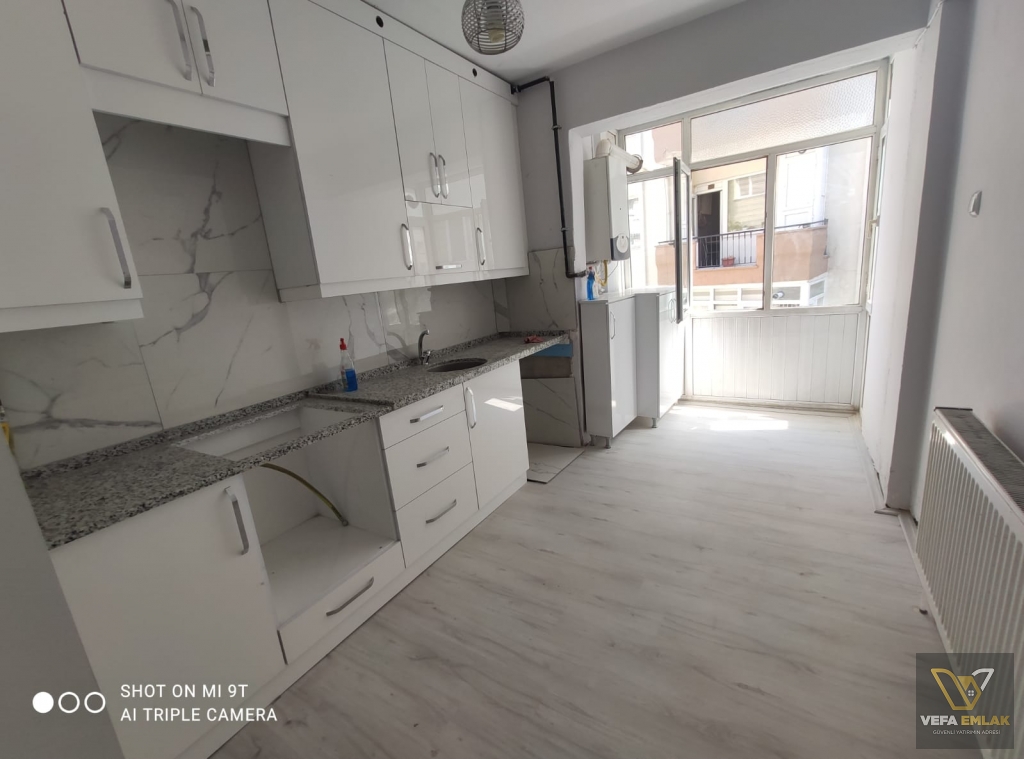 CUMHURİYET MAH. ATA PARK VE FİLE MARKET YAKINI SATILIK 2+1 DAİRE