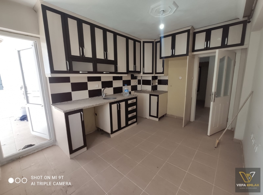 KEMALÖZ MAH.AYŞE ANA SAGLİK MSLK.LİSESİ YAKININDA KİRALIK 3+1 DAİRE