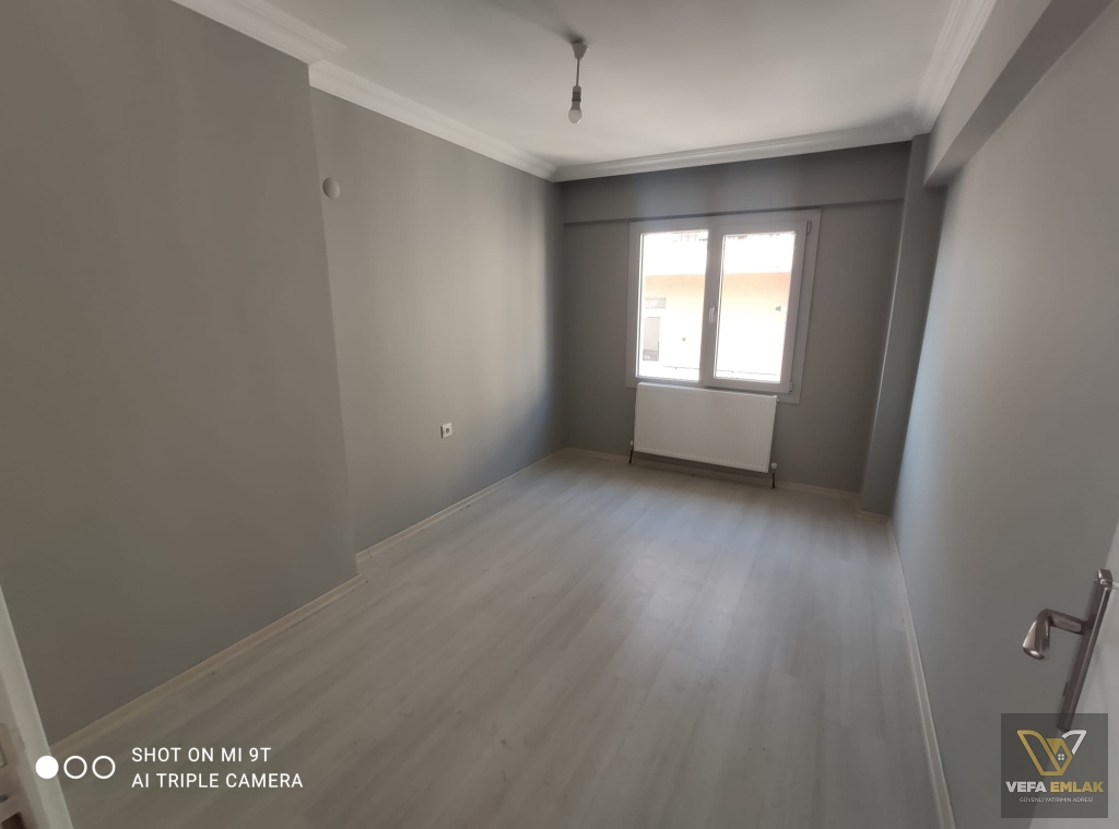 UŞAK MERKEZ KEMALÖZ MAHALLESİ’NDE SATILIK FERAH 3+1 DAİRE