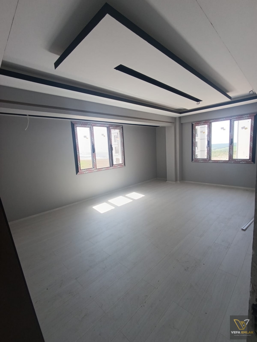 UŞAK KEMALÖZ MAH DİŞ HASTANESİ YAKINI SATILIK 3+1 DAİRE