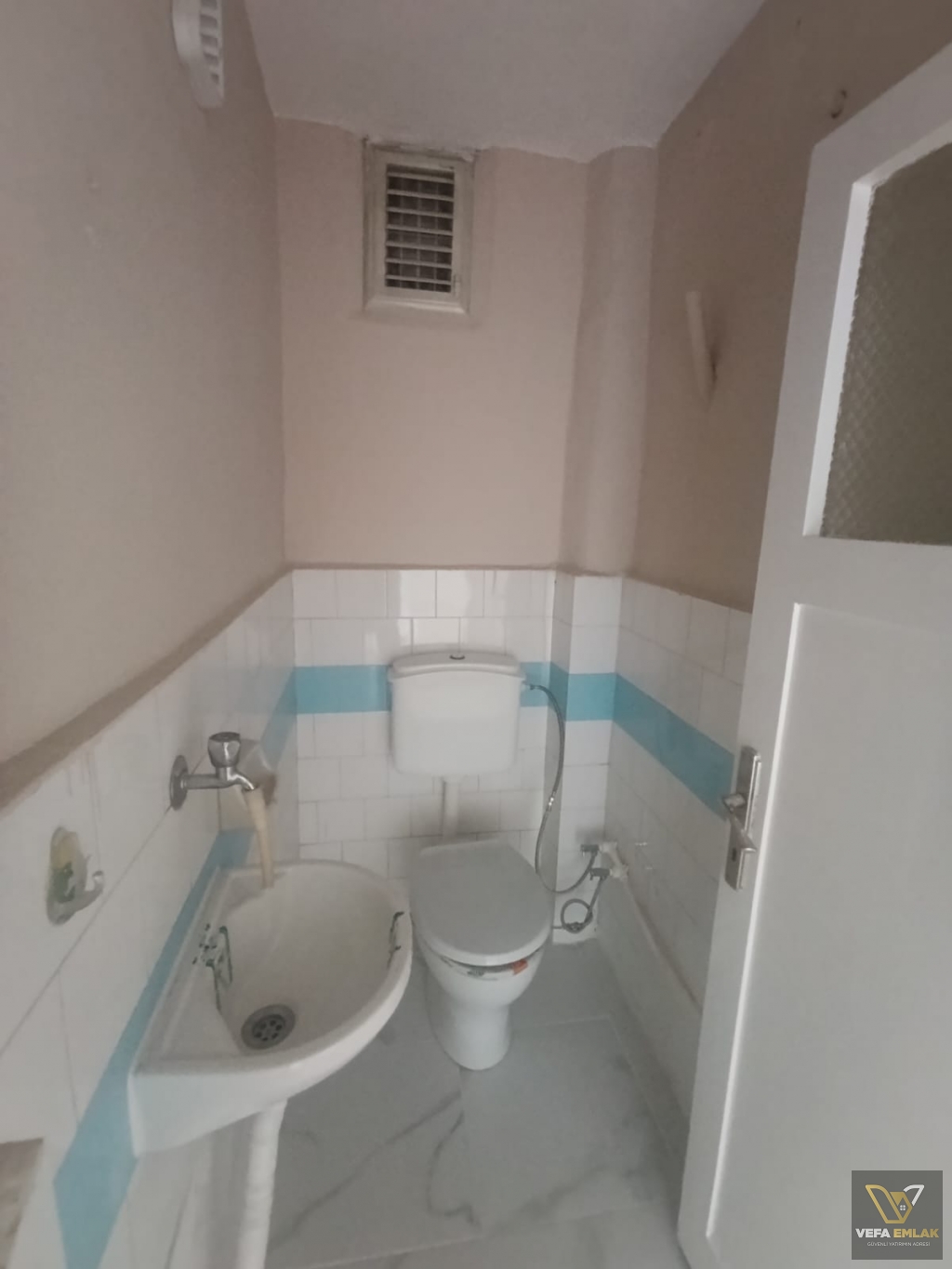 UŞAK ÖZER HAMAMI VE HALK EĞİTİM YANINDA KİRALIM 3+1 DAİRE