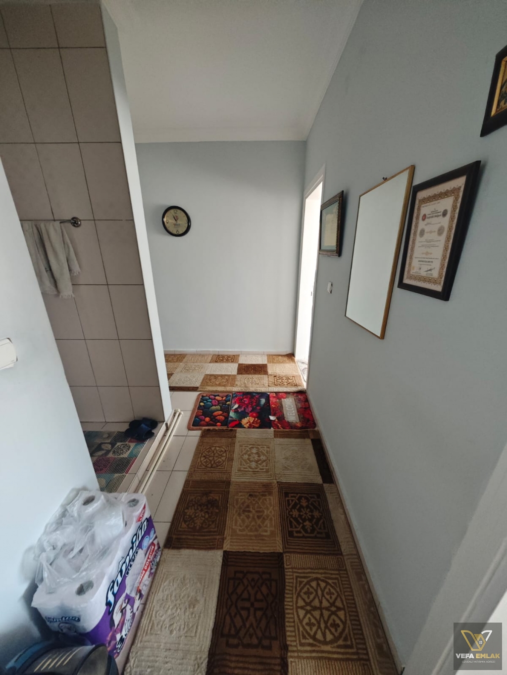 ZÜMRÜT CAMİİ MEVKİİNDE GENİŞ VE FERAH 120 m2 SATILIK 2+1 DAİRE