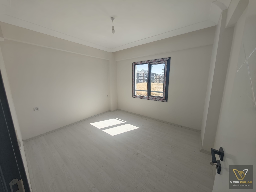 ATATÜRK MAH. BESİM ATALAY OKULU YAKININDA SATILIK 2+1 DAİRE
