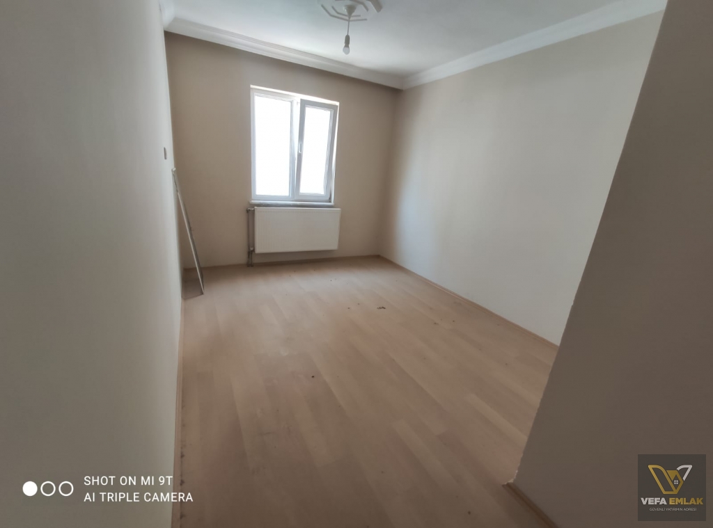 KEMALÖZ MAH.AYŞE ANA SAGLİK MSLK.LİSESİ YAKININDA KİRALIK 3+1 DAİRE