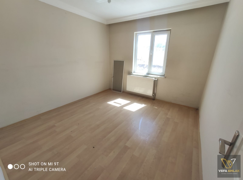 KEMALÖZ MAH.AYŞE ANA SAGLİK MSLK.LİSESİ YAKININDA KİRALIK 3+1 DAİRE