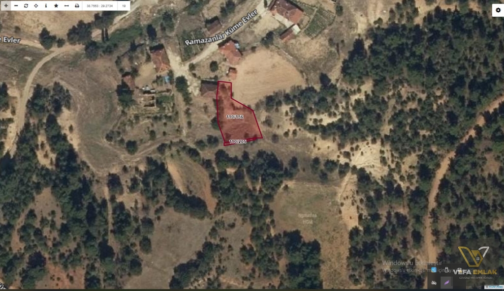 TARLA FİYATINA KARABEYLİ KÖYÜNDE 898 m2 SATILIK ARSA