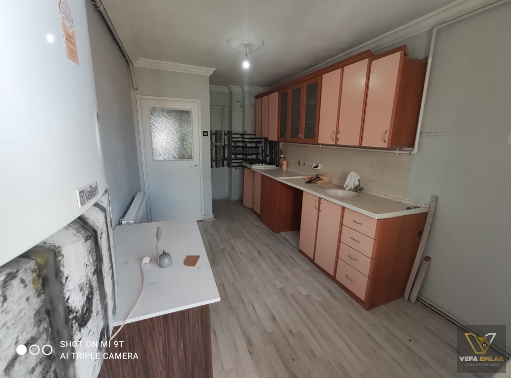 KURTULUŞ MH.  ÇİFT APART YAPMAYA UYGUN - SATILIK 2+1 DAİRE