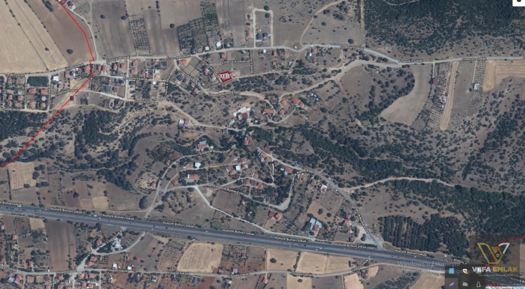 UŞAK MERKEZ ÇINARCIK KÖYÜ’NDE SATILIK 560 m2 KÖŞE PARSEL ARSA