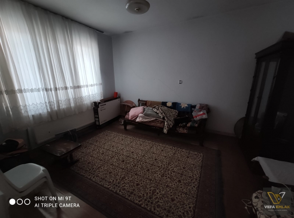 CUMHURİYET MAHALLESİ 230 m2 3+1 SATILIK MÜSTAKİL EV
