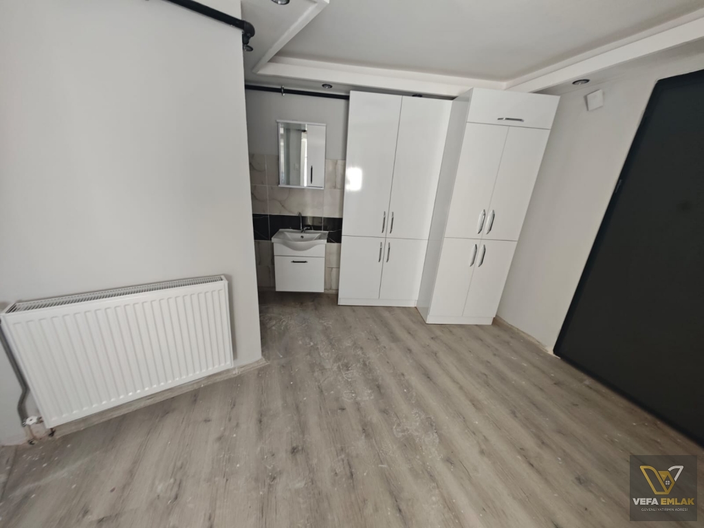 GEDİZYOLU ZÜMRÜT CAMİİ YAKINI SATILIK 2+1 DAİRE