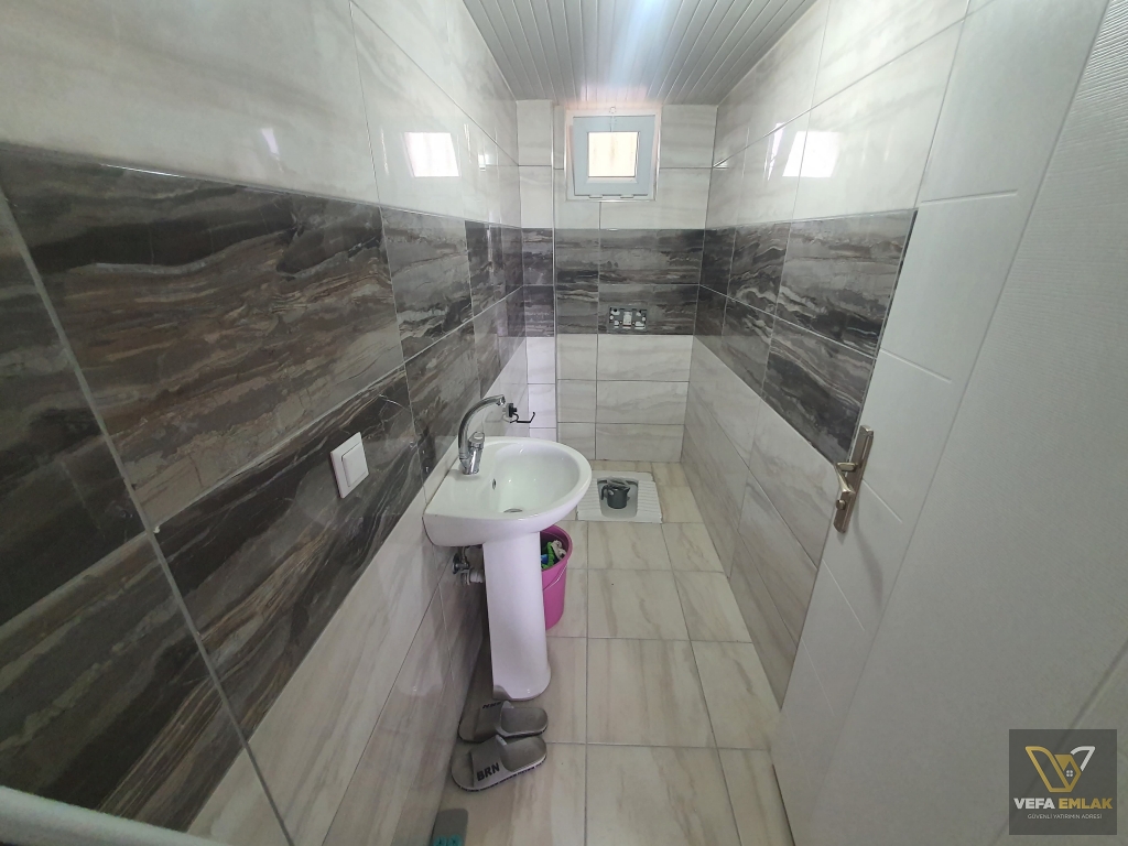 ATATÜRK MAHALLESİ BESİM ATALAY OKULU YAKINLARINDA 140 m2 3+1 SATILIK DAİRE