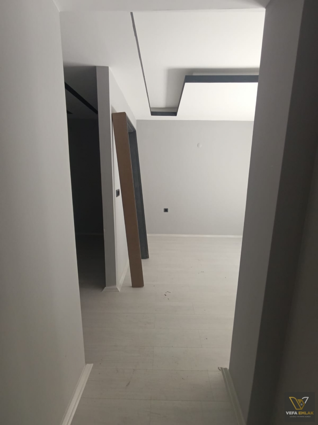 UŞAK KEMALÖZ MAH DİŞ HASTANESİ YAKINI SATILIK 3+1 DAİRE