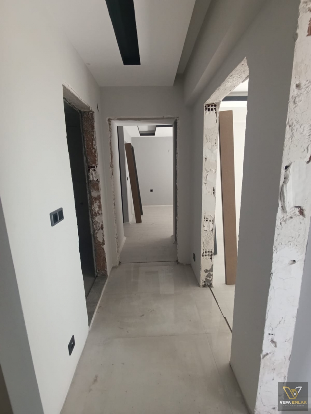 UŞAK KEMALÖZ MAH DİŞ HASTANESİ YAKINI SATILIK 3+1 DAİRE