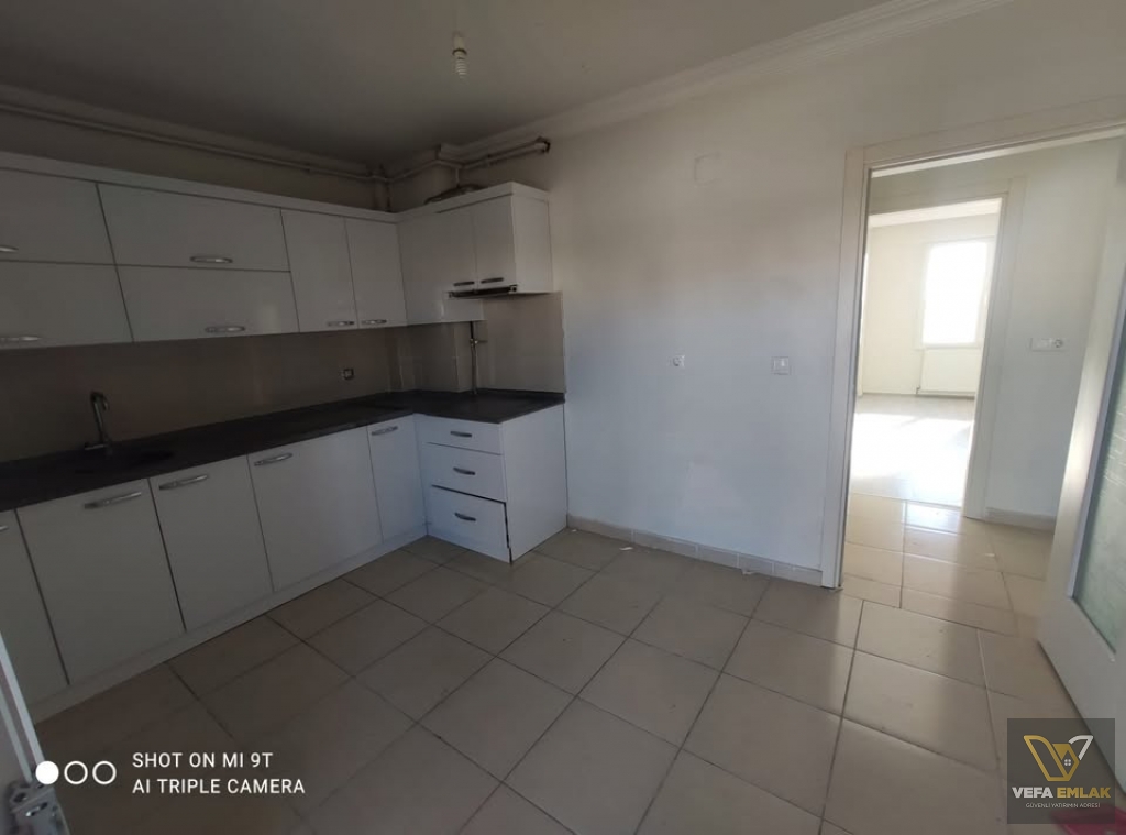 ATATÜRK MAH.BESİM ATALAY OKULU YAKININDA GENİŞ 2+1 SATILIK DAİRE