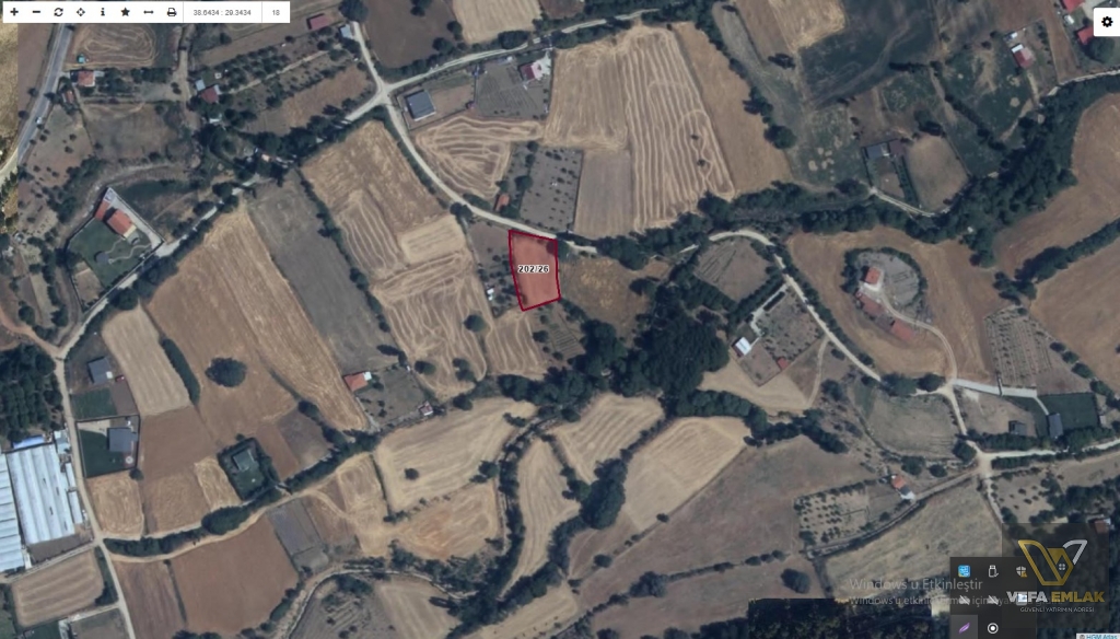 YEŞİL KARAAĞAÇ MAH. YOLA CEPHE 1.293 m2 ACİL SATILIK TARLA