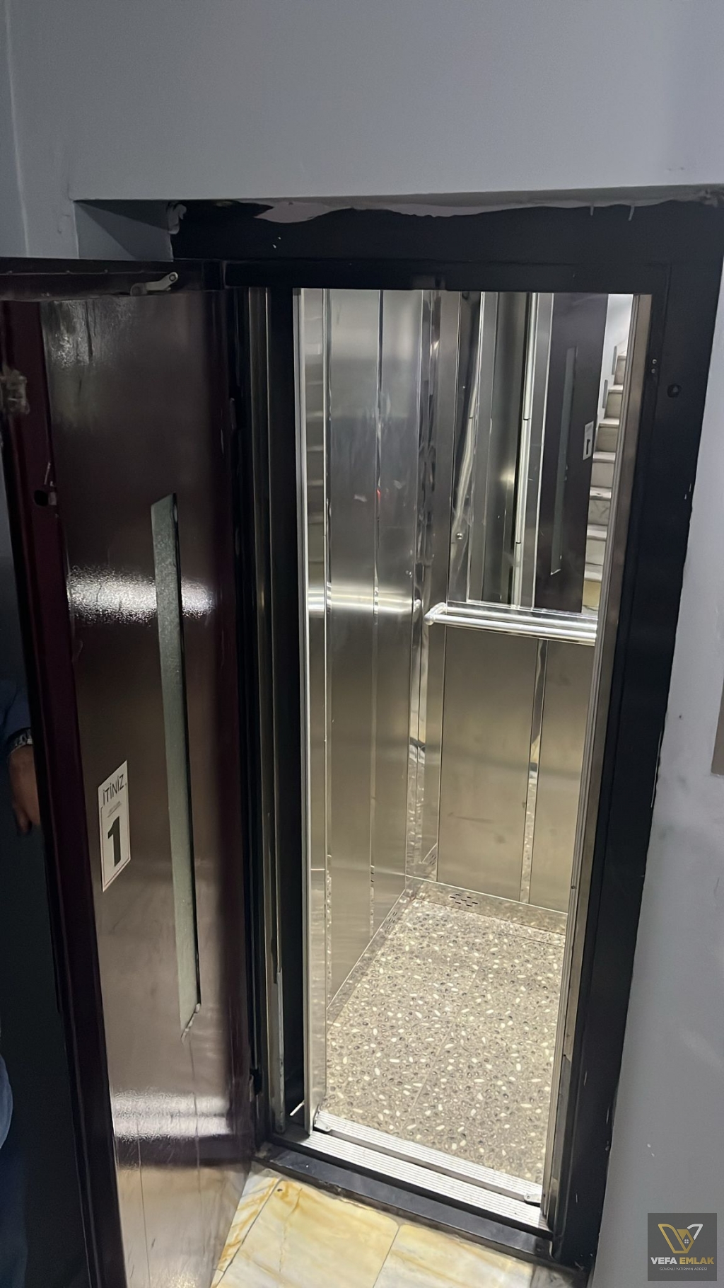 FEVZİ ÇAKMAK MAH.TÜRK TELEKOM BİNASI YAKININDA 165 m2 SATILIK DAİRE