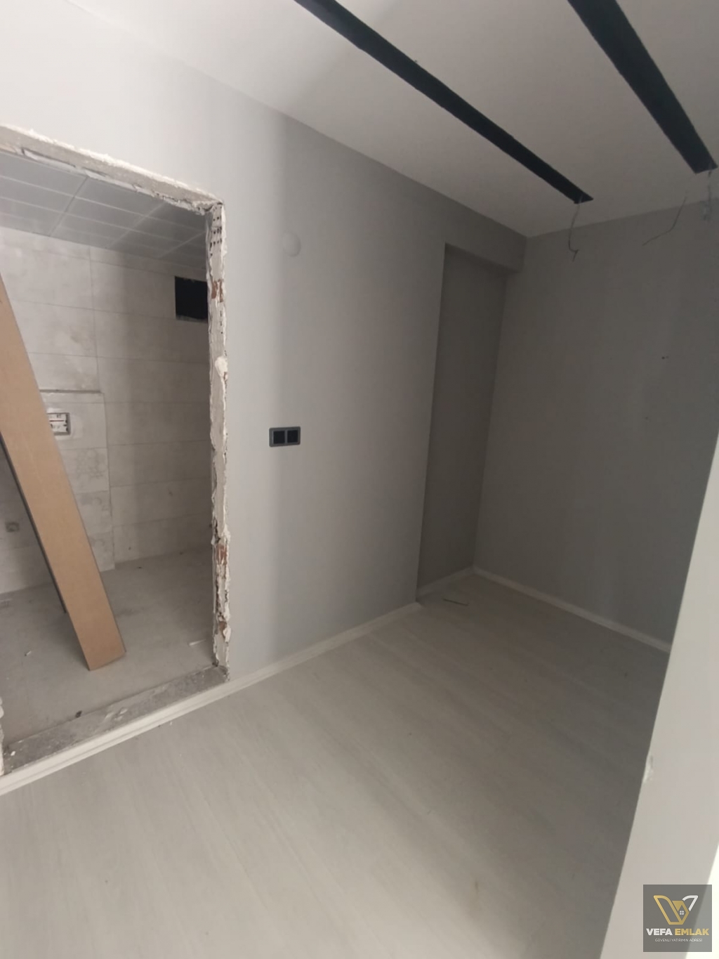 UŞAK KEMALÖZ MAH DİŞ HASTANESİ YAKINI SATILIK 3+1 DAİRE