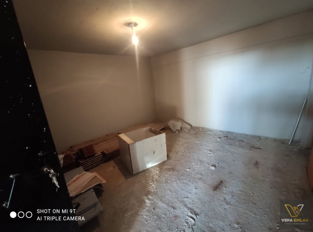 ATATÜRK MAH.BESİM ATALAY OKULU YAKININDA GENİŞ 2+1 SATILIK DAİRE