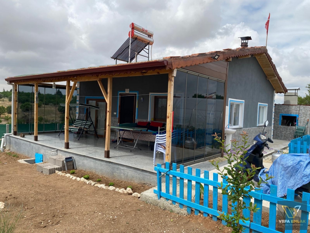 DEMİR ÖREN KÖYÜNDE ( 479 m2 ) İÇERİSİNDE EVİ BULUNAN SATILIK ARSA