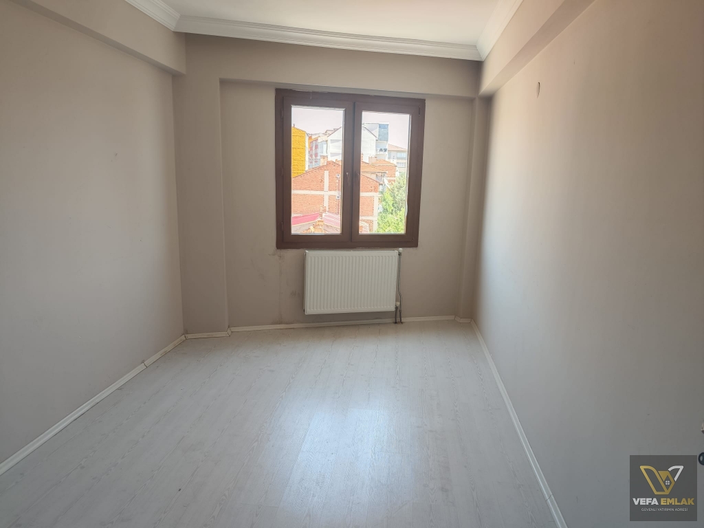 KARAAĞAÇ MAH.ZÜMRÜT CAMİ YAKINI 110 m2 SATILIK 2+1 DAİRE