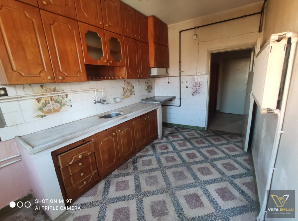 DİKİLİTAŞ MAHALLESİ SAYAR AVM. YAKININDA KİRALIK 3+1 DAİRE