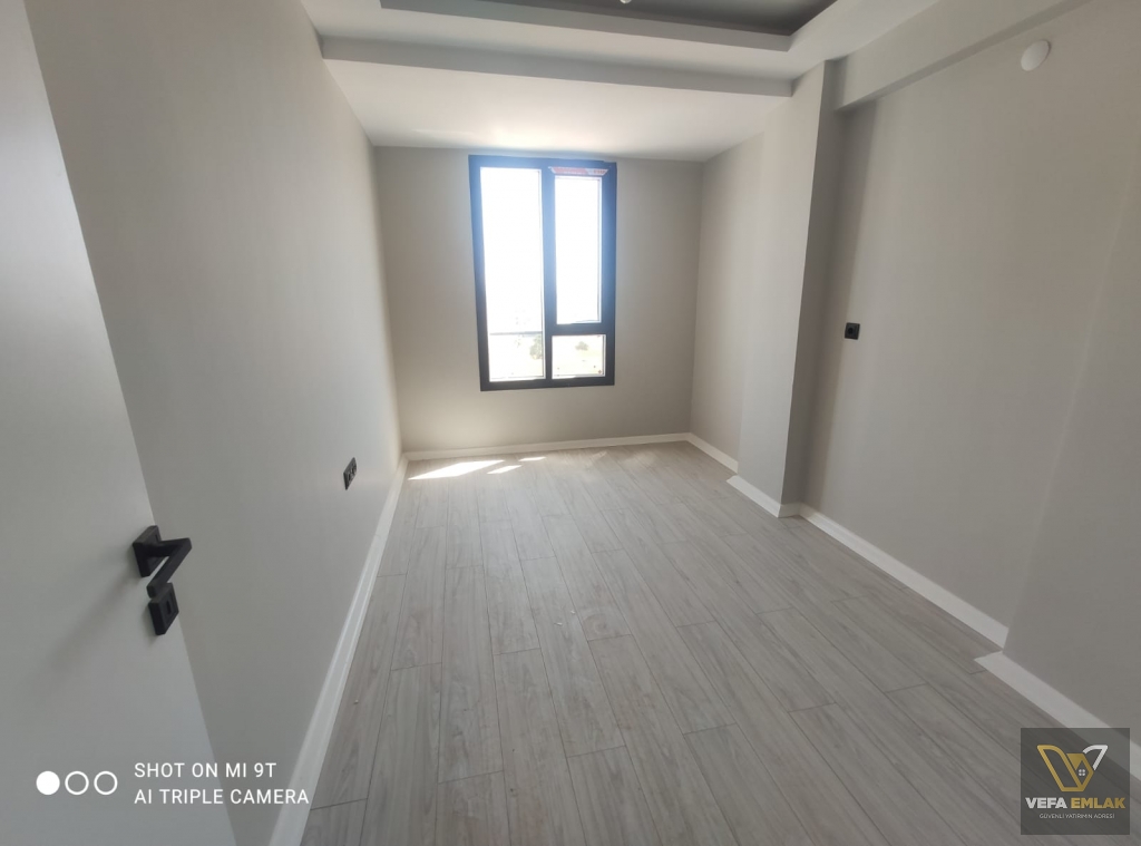 KEMALÖZ MAHALLESİ ORHAN DENGİZ LİSESİ YAKININDA SATILIK 4+1 DAİRE