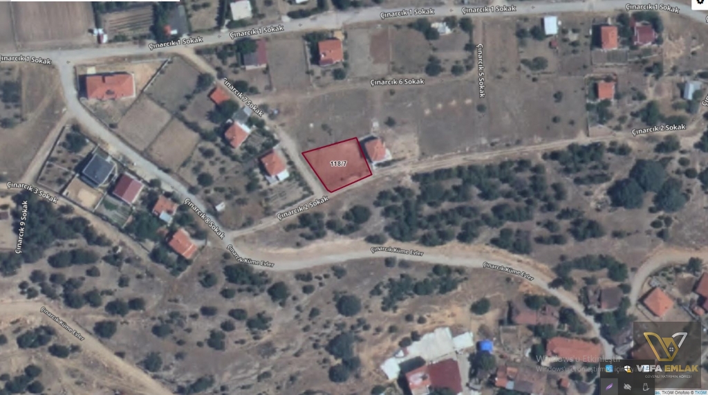 UŞAK MERKEZ ÇINARCIK KÖYÜ’NDE SATILIK 560 m2 KÖŞE PARSEL A...