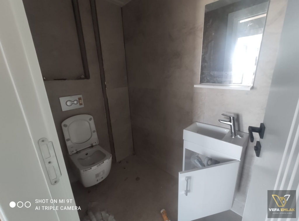 KEMALÖZ MAHALLESİ ORHAN DENGİZ LİSESİ YAKININDA SATILIK 4+1 DAİRE