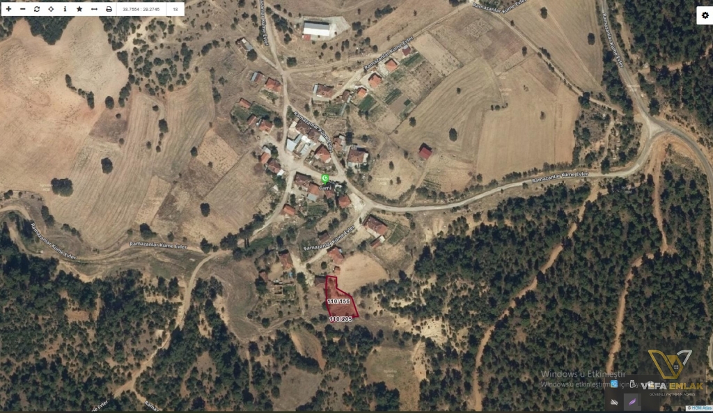 TARLA FİYATINA KARABEYLİ KÖYÜNDE 898 m2 SATILIK ARSA